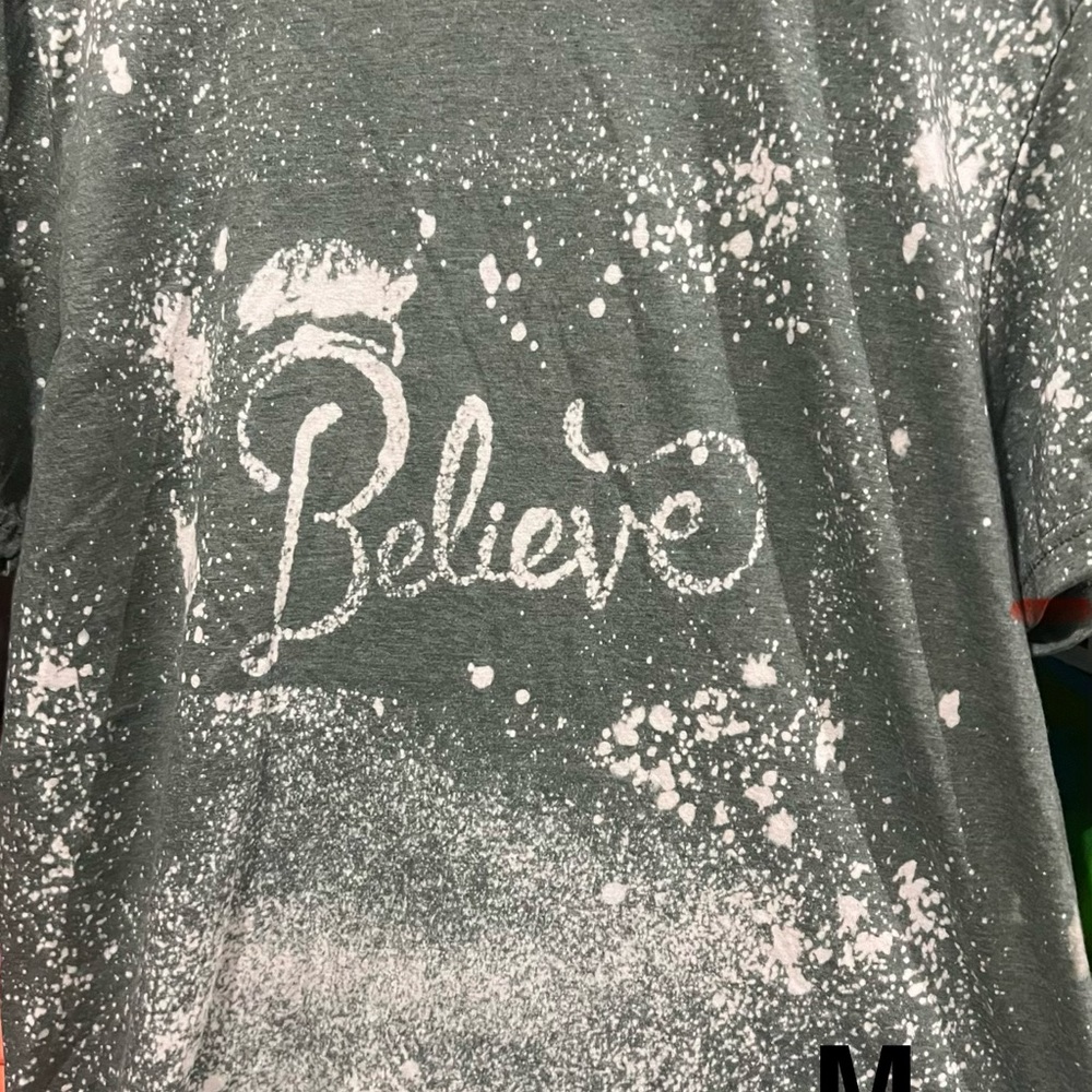 Gray 'Believe' Graphic T-Shirt